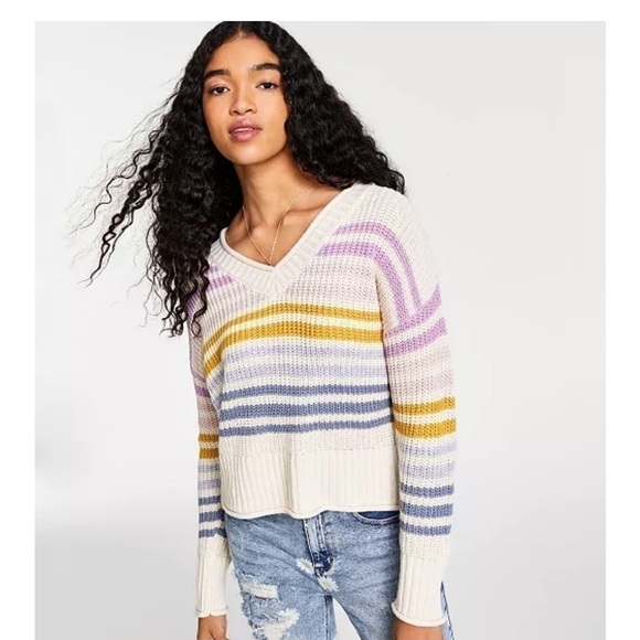 HIPPIE ROSE
Juniors' Striped V-Neck Sweater size M - Picture 1 of 6